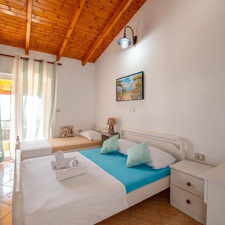 Hotel Portokali Himare Esterno foto