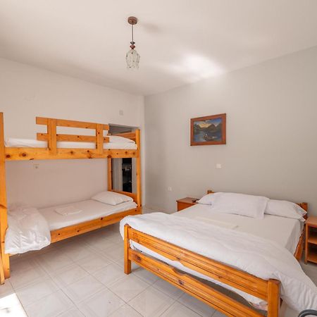 Hotel Portokali Himare Esterno foto