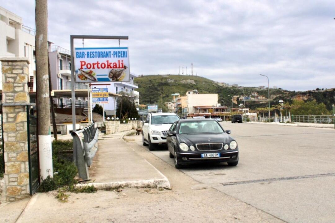 Hotel Portokali Himare Esterno foto