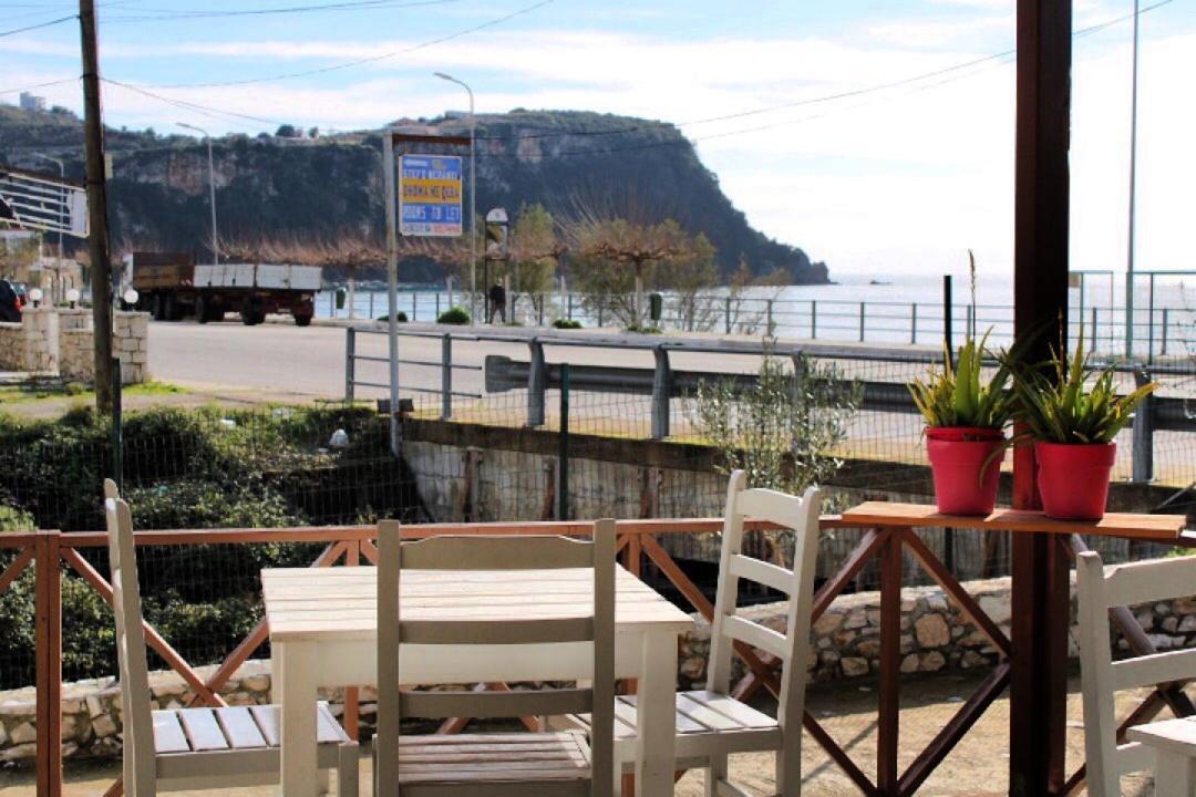 Hotel Portokali Himare Esterno foto