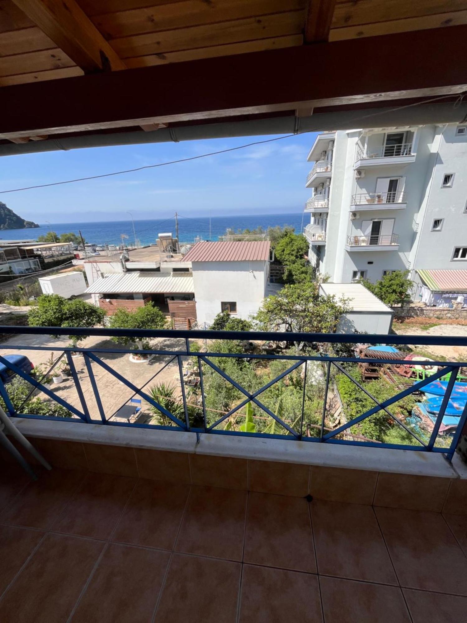 Hotel Portokali Himare Esterno foto