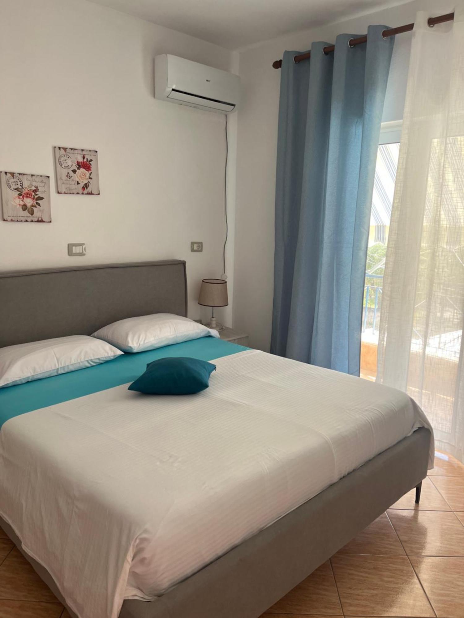 Hotel Portokali Himare Esterno foto