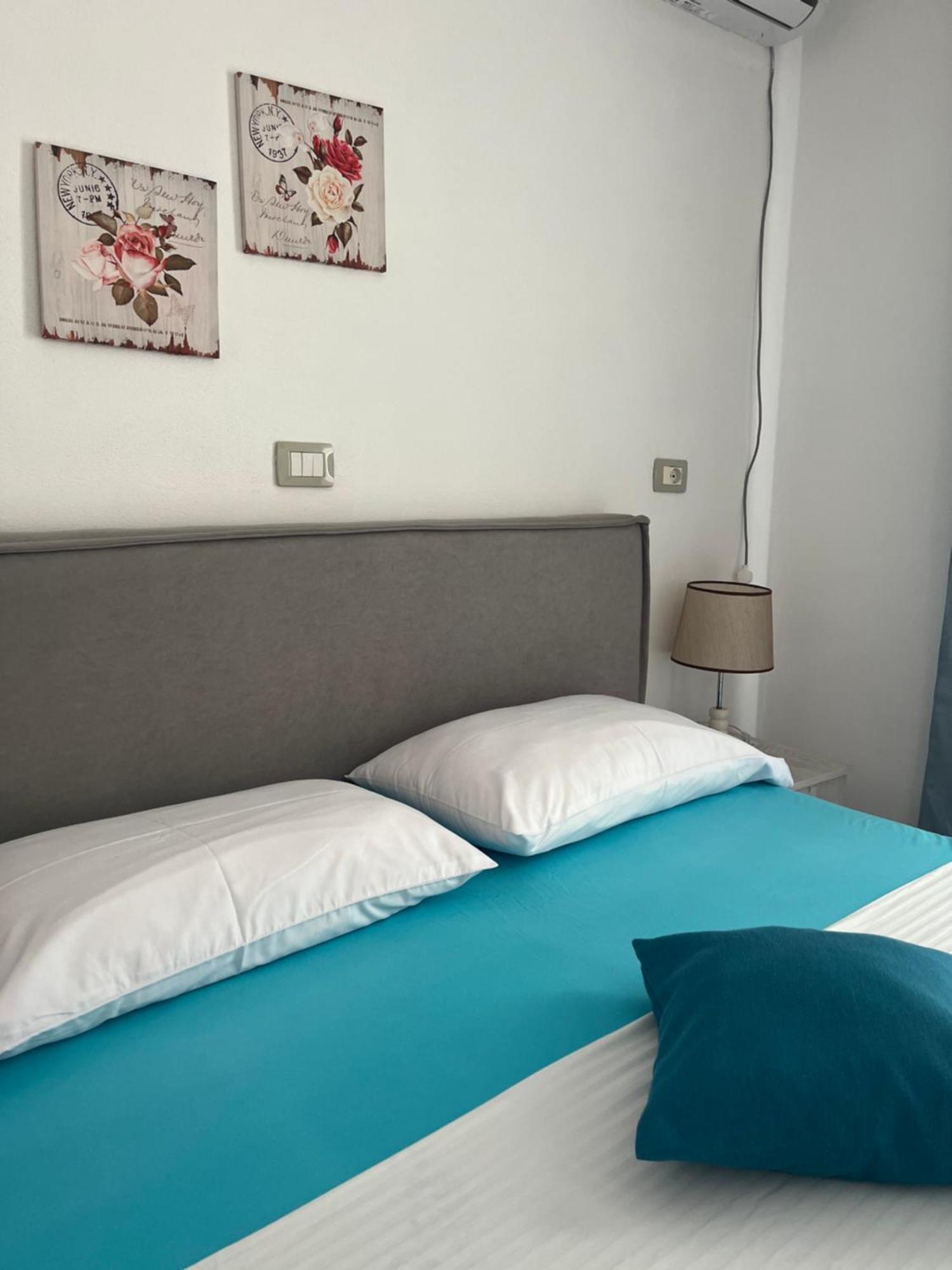 Hotel Portokali Himare Esterno foto