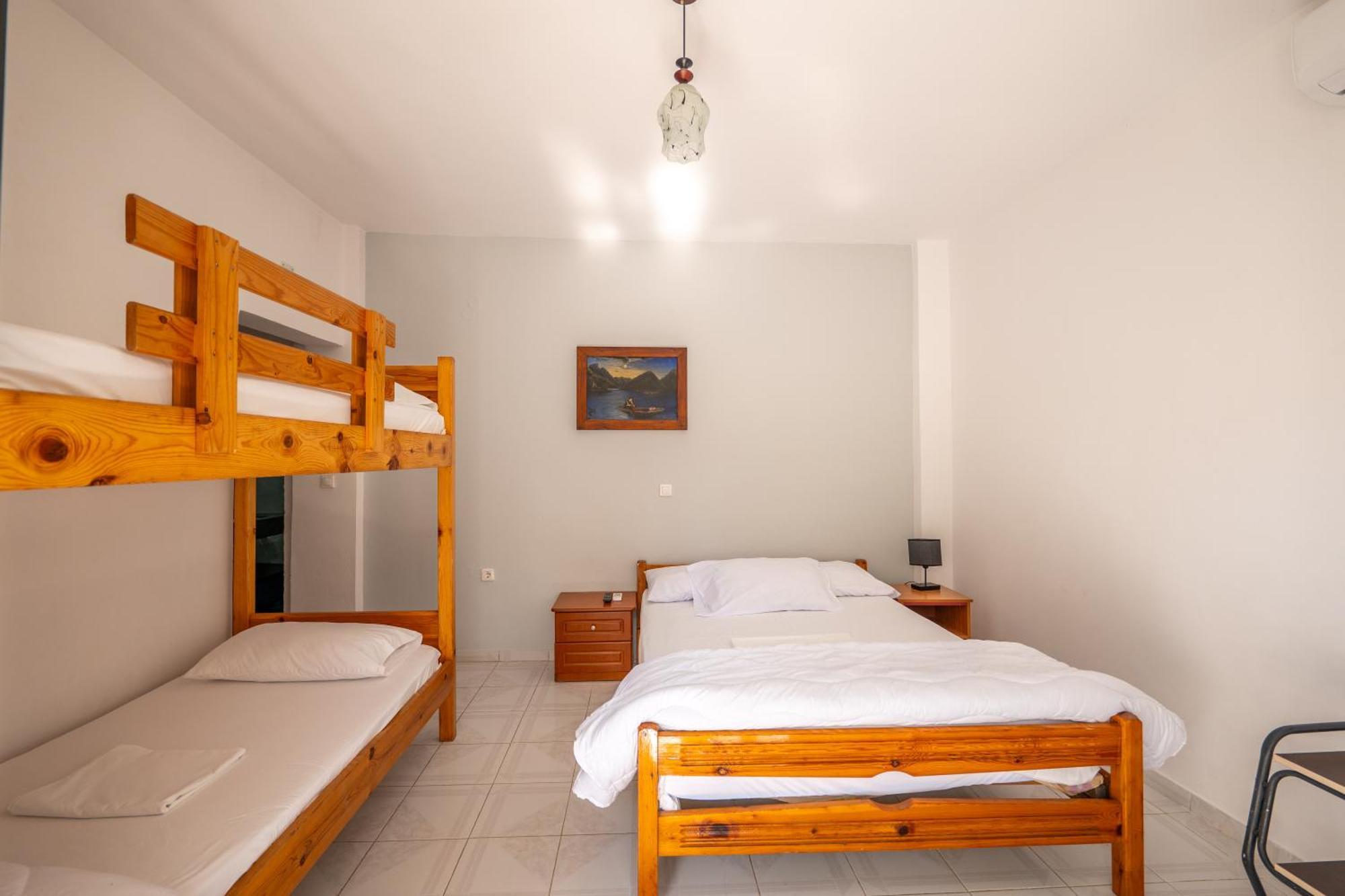 Hotel Portokali Himare Esterno foto