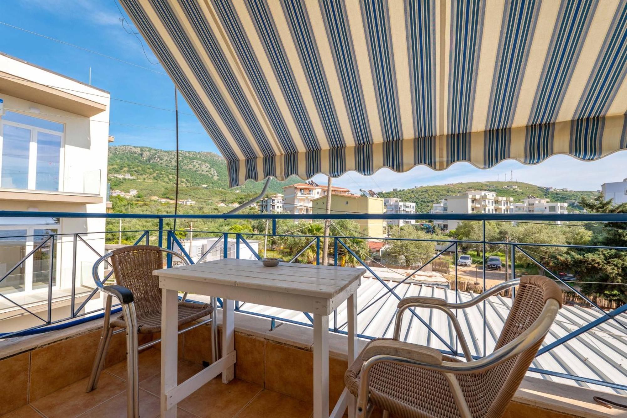 Hotel Portokali Himare Esterno foto