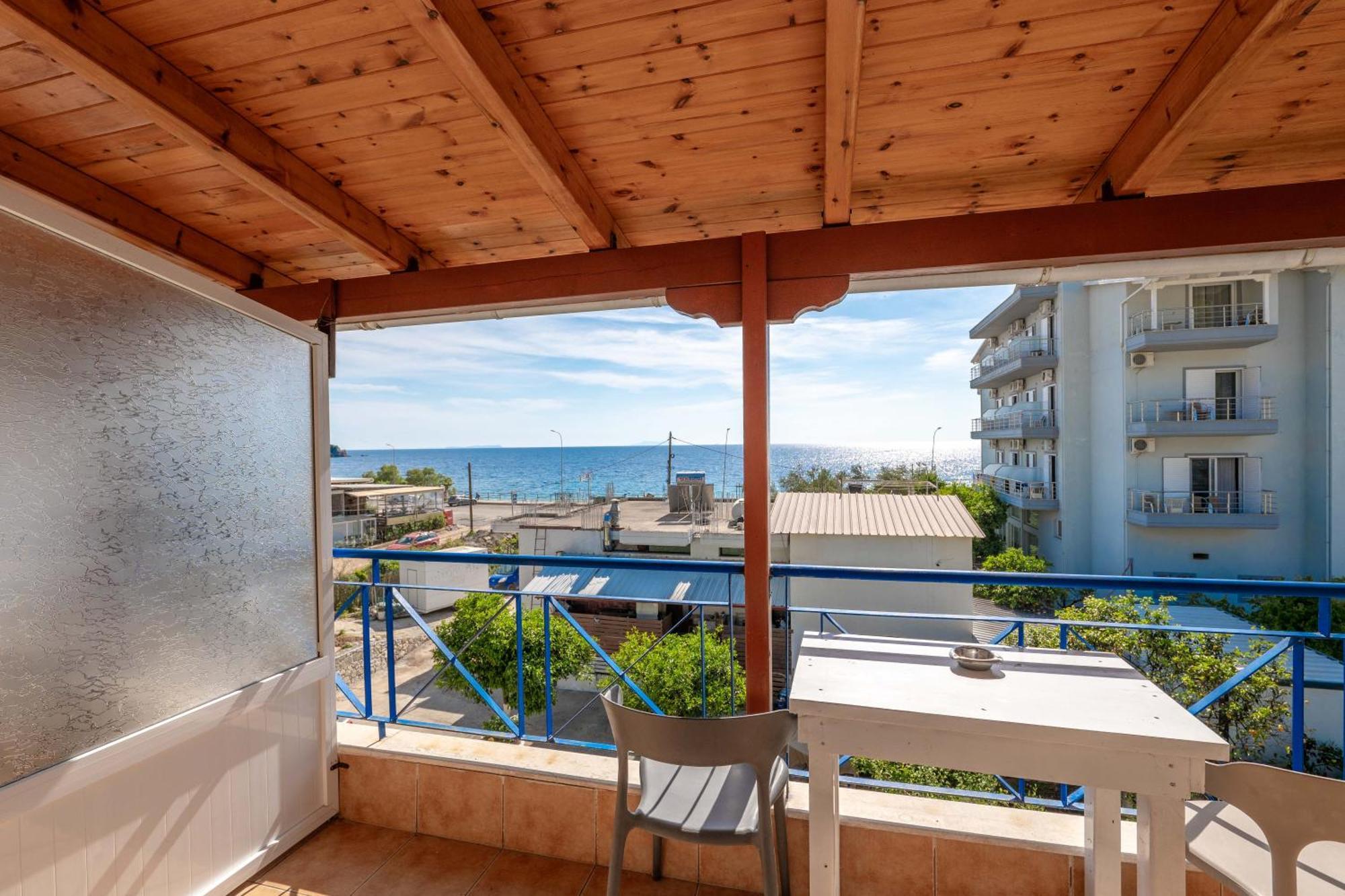 Hotel Portokali Himare Esterno foto