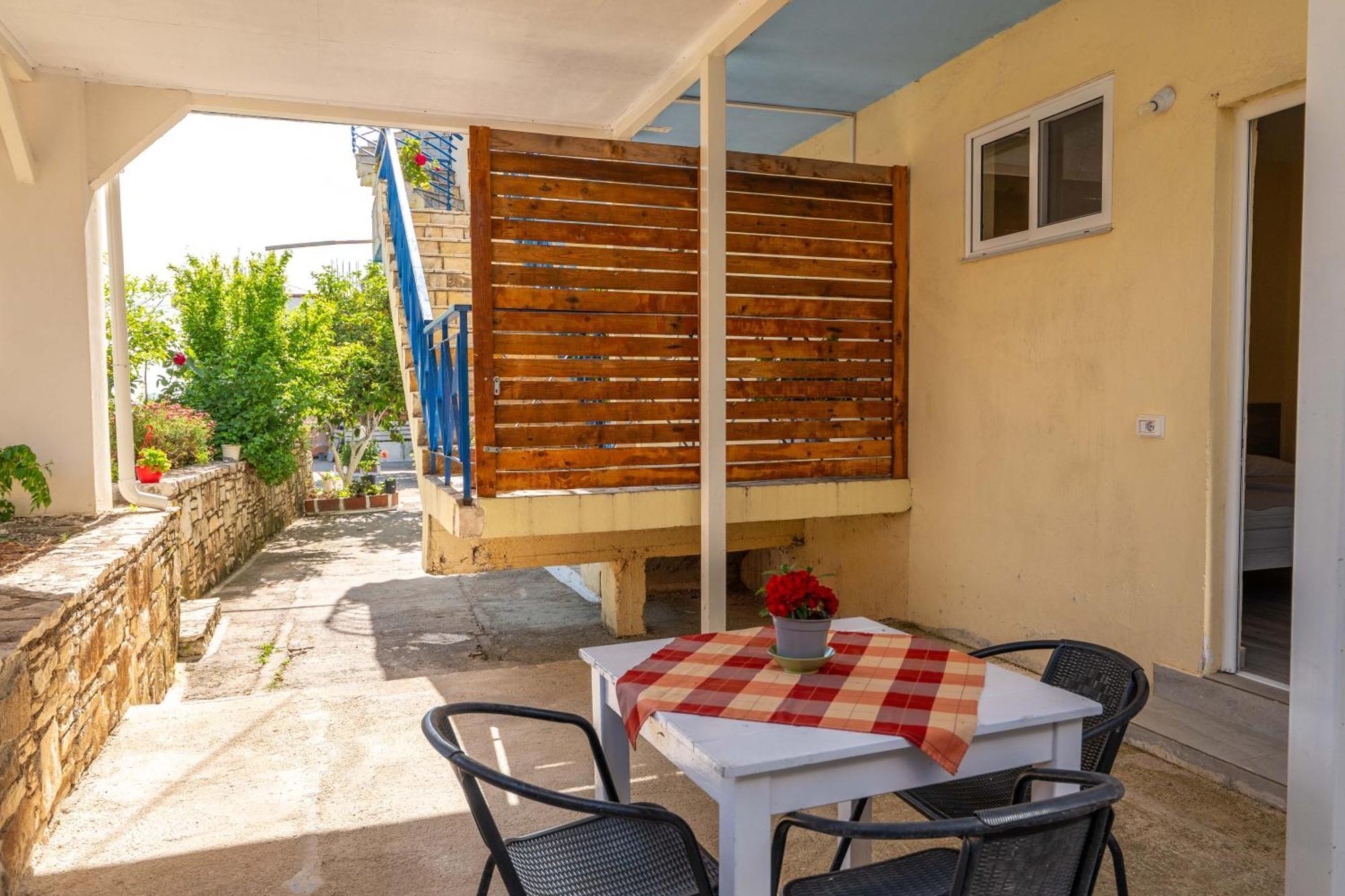 Hotel Portokali Himare Esterno foto