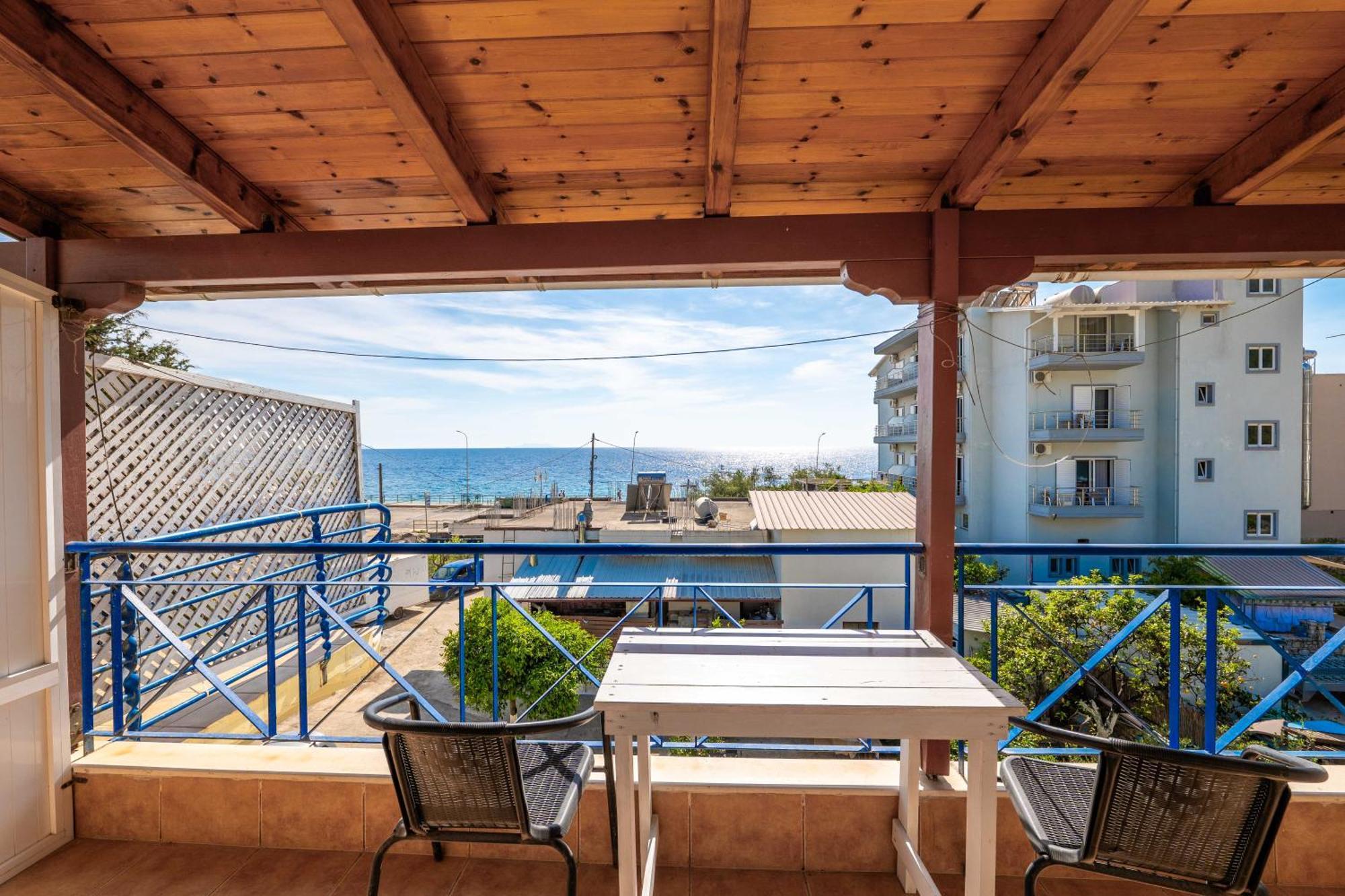 Hotel Portokali Himare Esterno foto