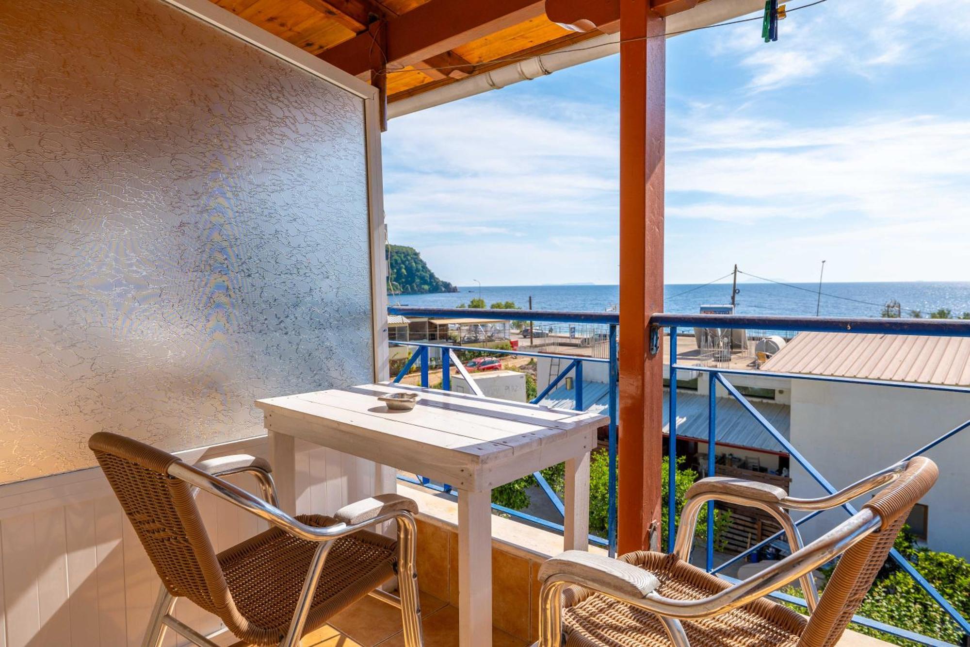 Hotel Portokali Himare Esterno foto
